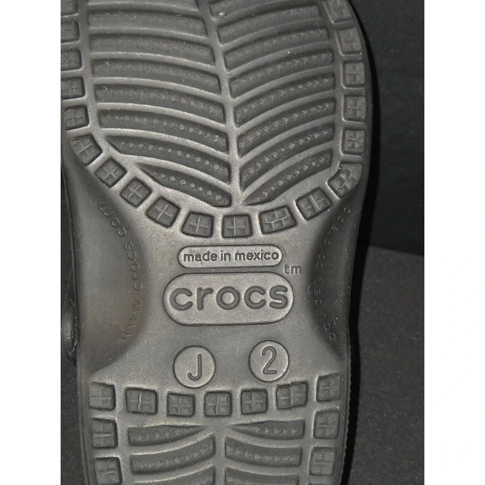 Crocs Classic Clogs Kid's Size J2‎ Slip On Casual Shoes Black